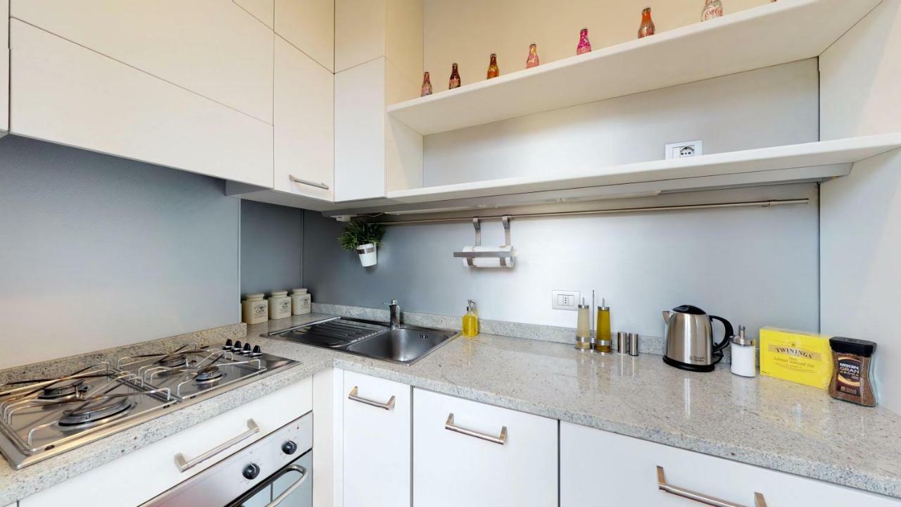 Design Apartment Near Duomo Square Milan Luaran gambar